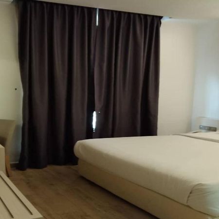 Minimalist Hotel Johor Bahru Exterior foto