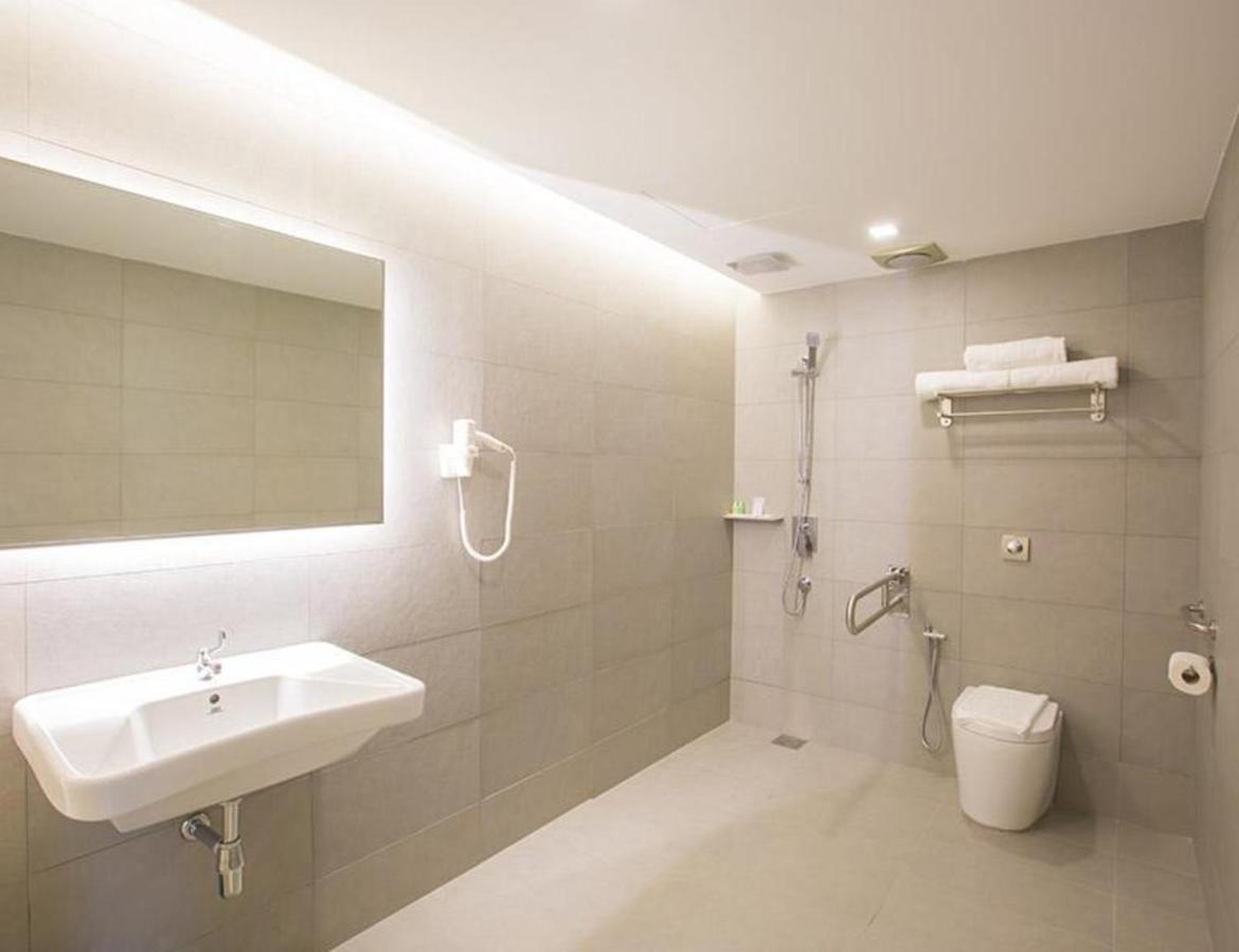Minimalist Hotel Johor Bahru Exterior foto